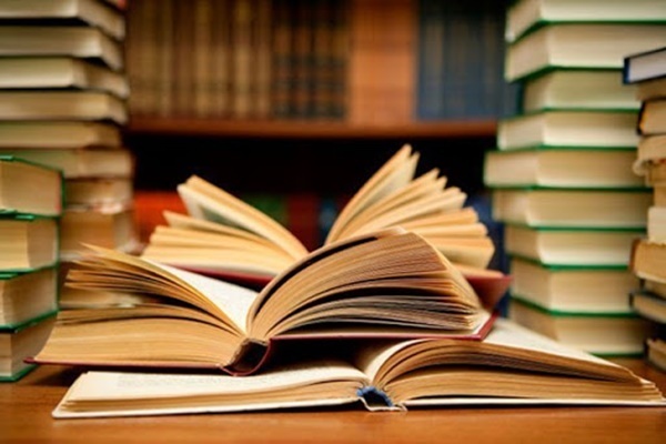 Thói quen đọc sách giúp các bạn trang bị được nhiều kiến thức cho bản thân