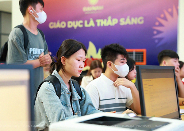 Thí sinh tham gia xét tuyển