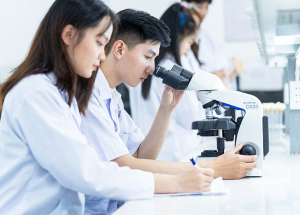 Sinh viên y dược