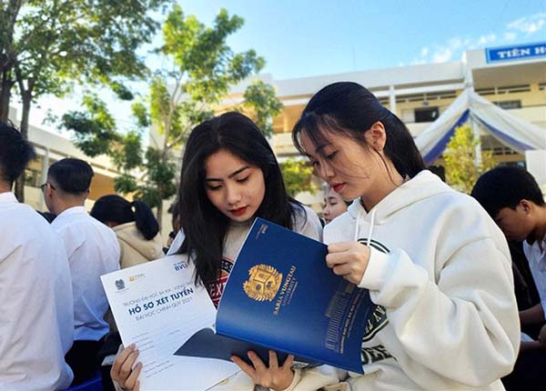 Các đại học lớn giảm phụ thuộc vào xét tuyển học bạ tuyển sinh 2026